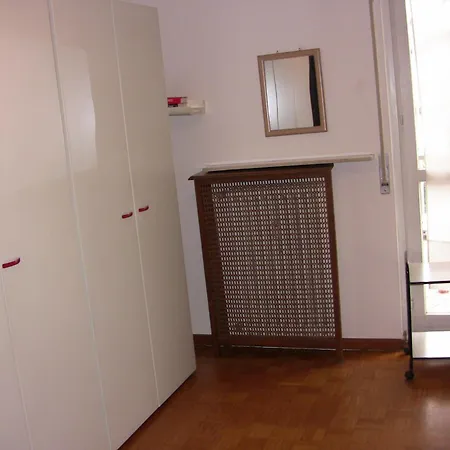 Bed & Breakfast Early Leaving Airport 3*