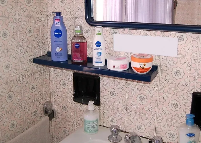 לינה וארוחת בוקר Early Leaving Airport 3*